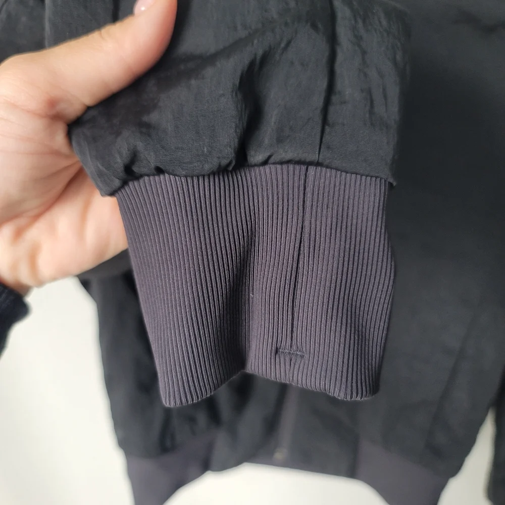 Lululemon Reversible Non-Stop Bomber Jacket LW4CBYS Size 2 In Black